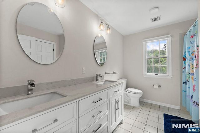 8 Ashland Street, Caldwell, NJ 07006