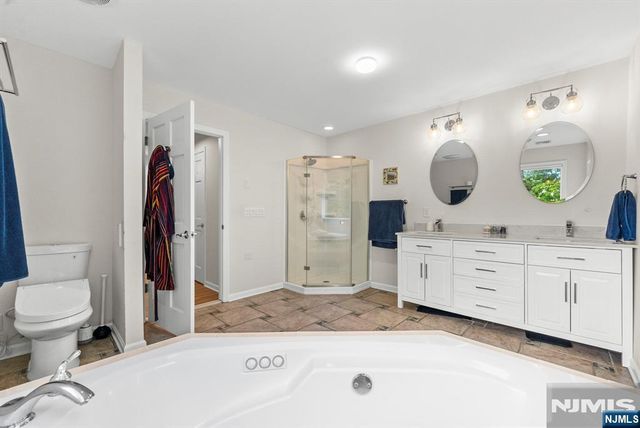 8 Ashland Street, Caldwell, NJ 07006