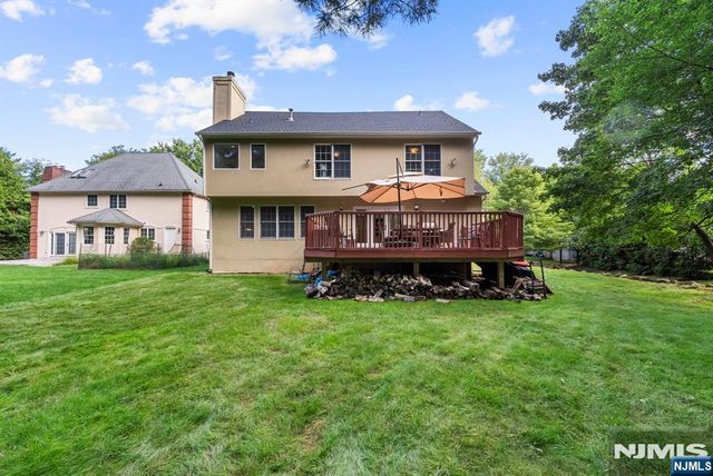 8 Ashland Street, Caldwell, NJ 07006