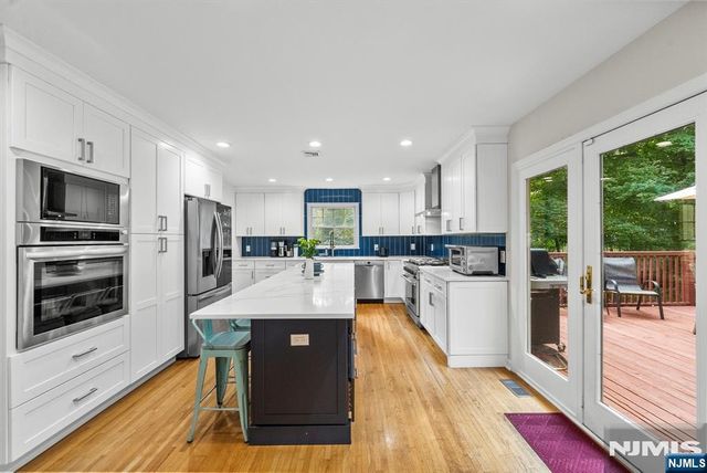 8 Ashland Street, Caldwell, NJ 07006