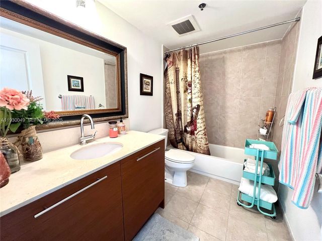 2641 N Flamingo Rd 605N, Sunrise, FL 33323