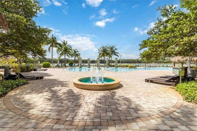 2641 N Flamingo Rd 605N, Sunrise, FL 33323