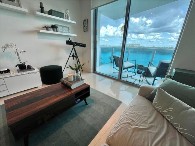 2641 N Flamingo Rd 605N, Sunrise, FL 33323