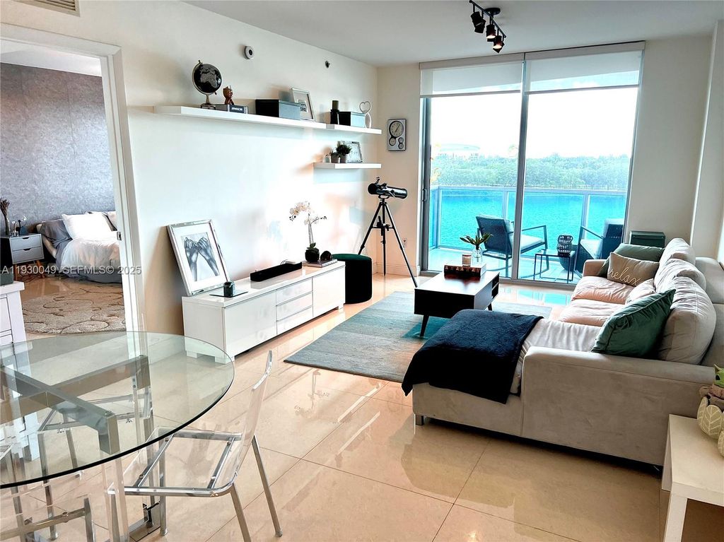 2641 N Flamingo Rd 605N, Sunrise, FL 33323