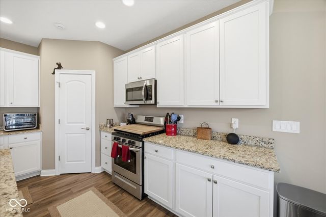 4876 Brickert Way, Greenwood, IN 46142