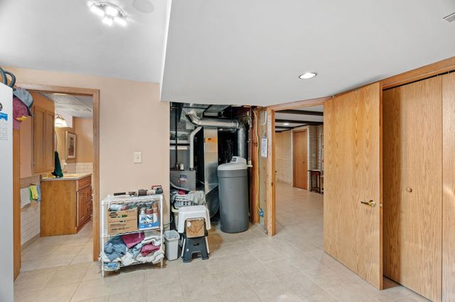 2476 Tierney Avenue E, North Saint Paul, MN 55109