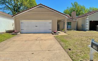 7190 E Atterbury Circle, Southaven, MS 38671