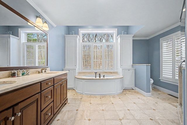 7 S Barn Rd, Hopkinton, MA 01748