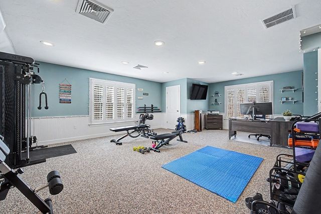 7 S Barn Rd, Hopkinton, MA 01748