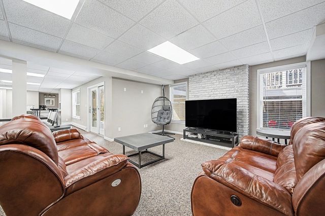 7 S Barn Rd, Hopkinton, MA 01748