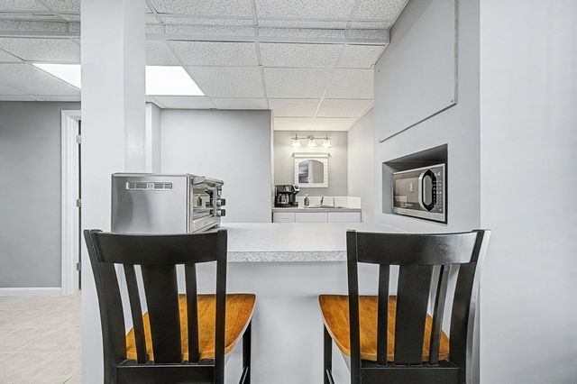 7 S Barn Rd, Hopkinton, MA 01748