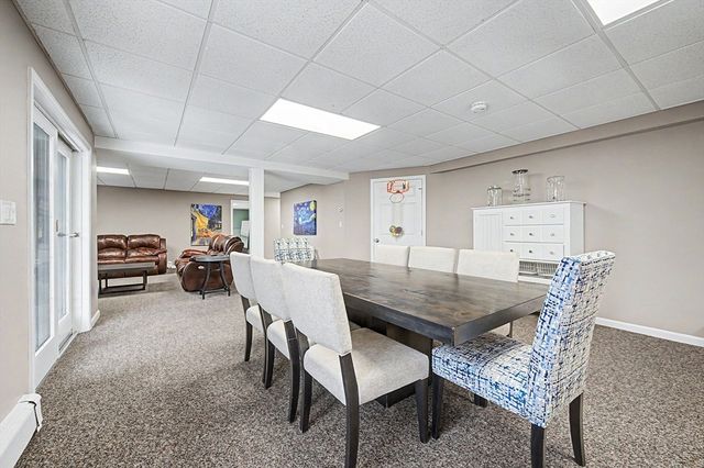 7 S Barn Rd, Hopkinton, MA 01748