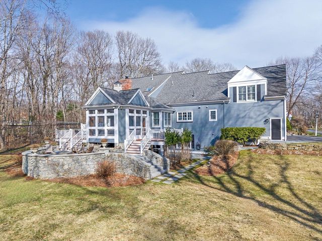 7 S Barn Rd, Hopkinton, MA 01748