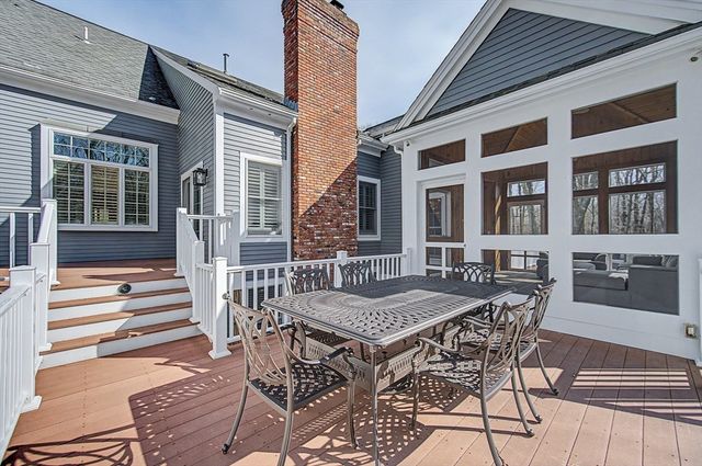 7 S Barn Rd, Hopkinton, MA 01748