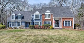 7 S Barn Rd, Hopkinton, MA 01748