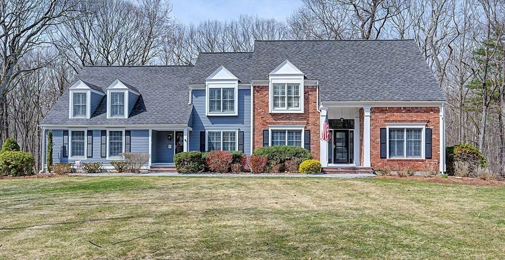 7 S Barn Rd, Hopkinton, MA 01748