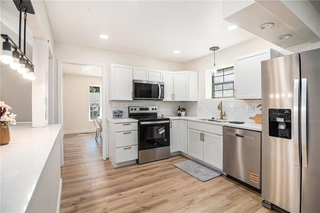 13304 Corrington Avenue, Grandview, MO 64030