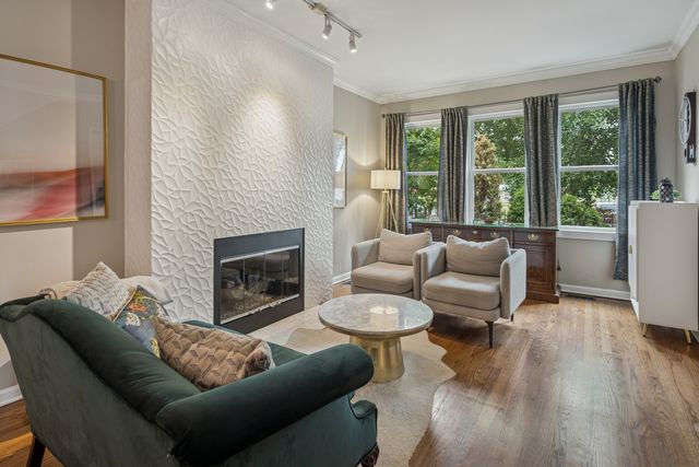 1329 N Mohawk Street 1, Chicago, IL 60610