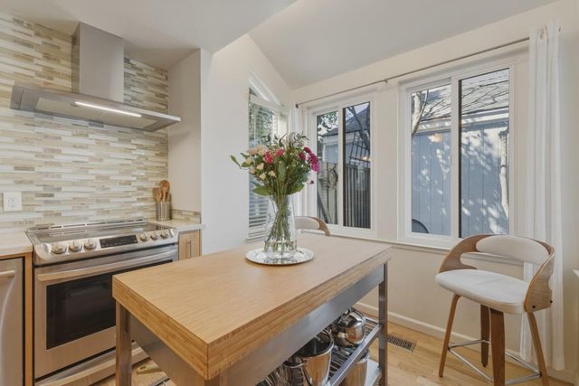 221 N Rengstorff Avenue 1, Mountain View, CA 94043