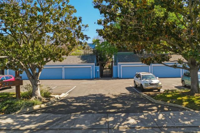 221 N Rengstorff Avenue 1, Mountain View, CA 94043