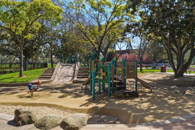 221 N Rengstorff Avenue 1, Mountain View, CA 94043