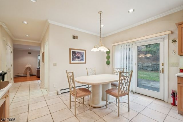 111 Chopin Dr, Wayne Twp., NJ 07470