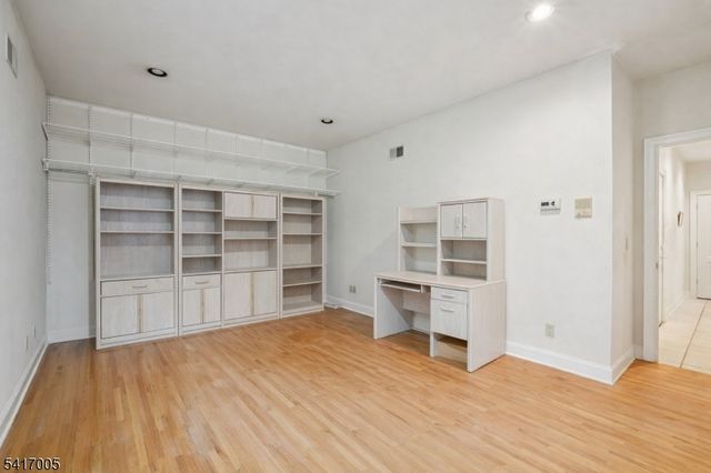 111 Chopin Dr, Wayne Twp., NJ 07470