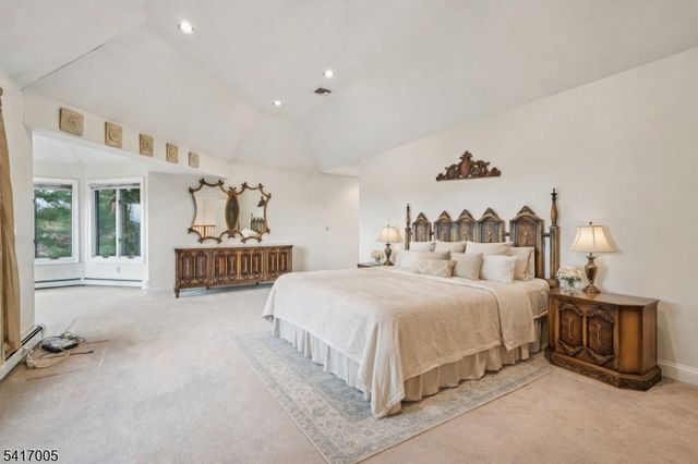 111 Chopin Dr, Wayne Twp., NJ 07470