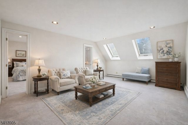 111 Chopin Dr, Wayne Twp., NJ 07470