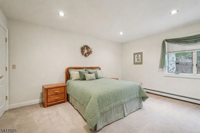 111 Chopin Dr, Wayne Twp., NJ 07470