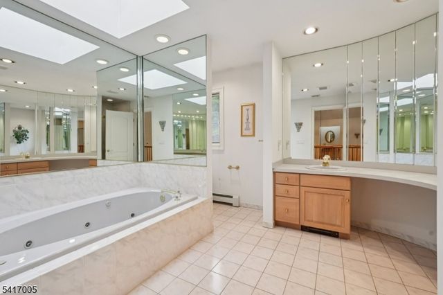 111 Chopin Dr, Wayne Twp., NJ 07470