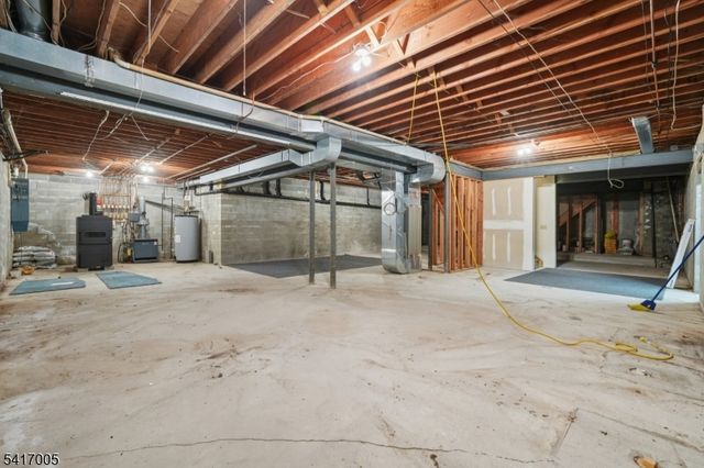 111 Chopin Dr, Wayne Twp., NJ 07470