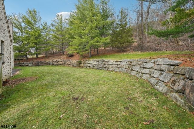 111 Chopin Dr, Wayne Twp., NJ 07470