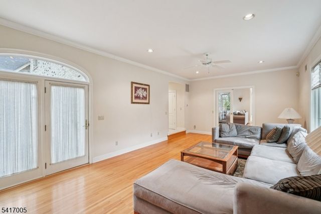 111 Chopin Dr, Wayne Twp., NJ 07470