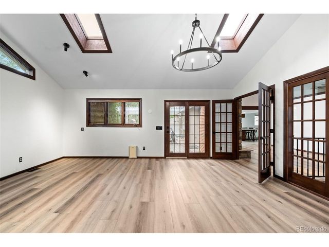 3702 S Mission Pkwy, Aurora, CO 80013
