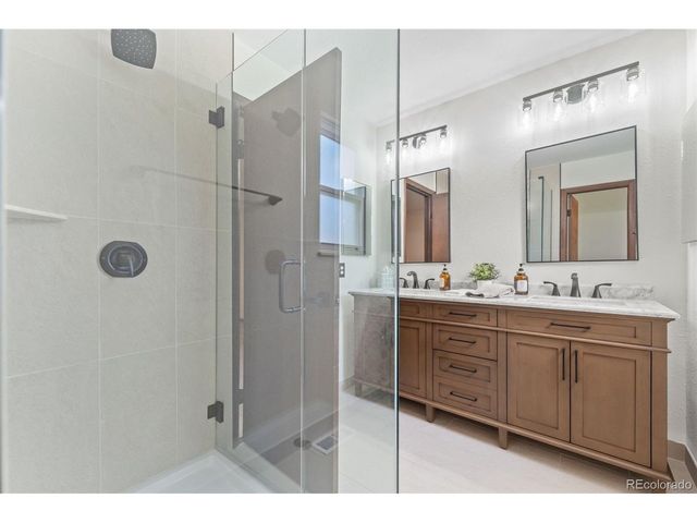 3702 S Mission Pkwy, Aurora, CO 80013