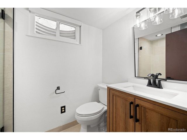 3702 S Mission Pkwy, Aurora, CO 80013