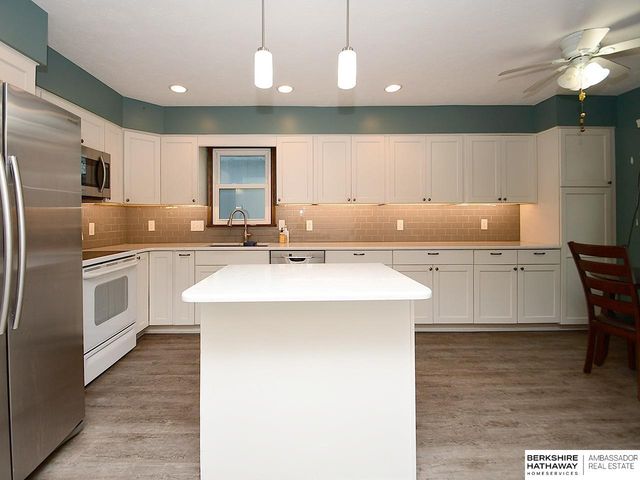 3203 Lynnwood Drive, Bellevue, NE 68123