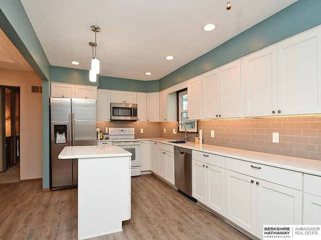 3203 Lynnwood Drive, Bellevue, NE 68123