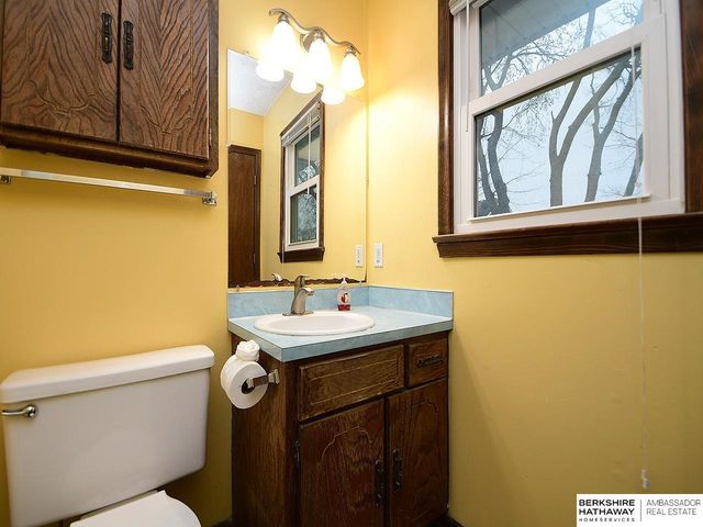 3203 Lynnwood Drive, Bellevue, NE 68123