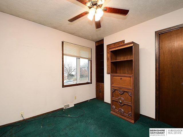 3203 Lynnwood Drive, Bellevue, NE 68123