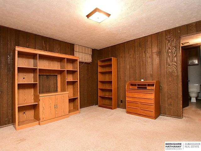 3203 Lynnwood Drive, Bellevue, NE 68123