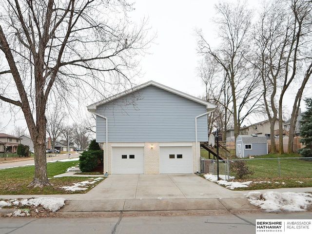 3203 Lynnwood Drive, Bellevue, NE 68123