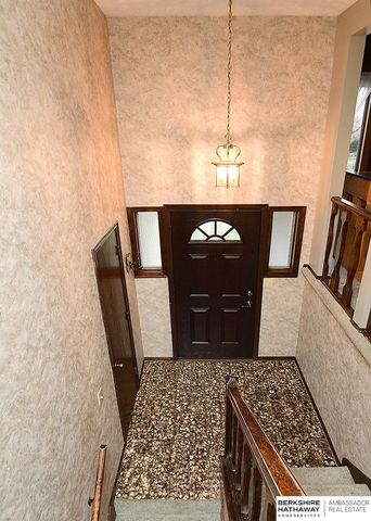 3203 Lynnwood Drive, Bellevue, NE 68123