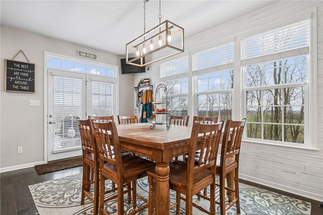 4018 Overview Dr, Cecil, PA 15317