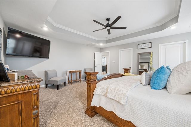 4018 Overview Dr, Cecil, PA 15317