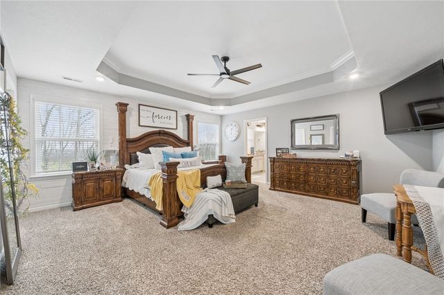 4018 Overview Dr, Cecil, PA 15317