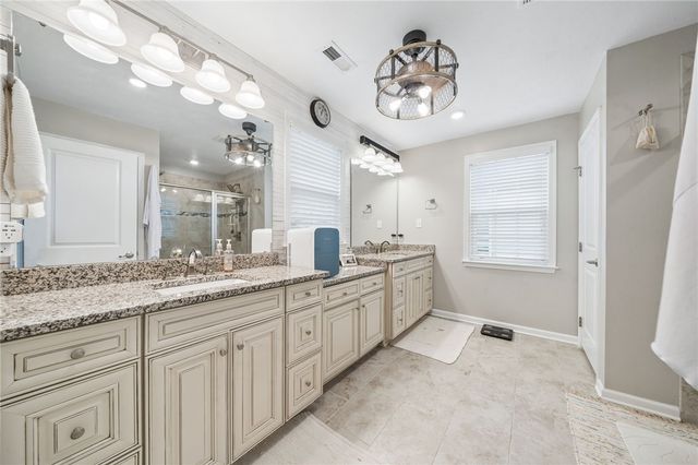 4018 Overview Dr, Cecil, PA 15317