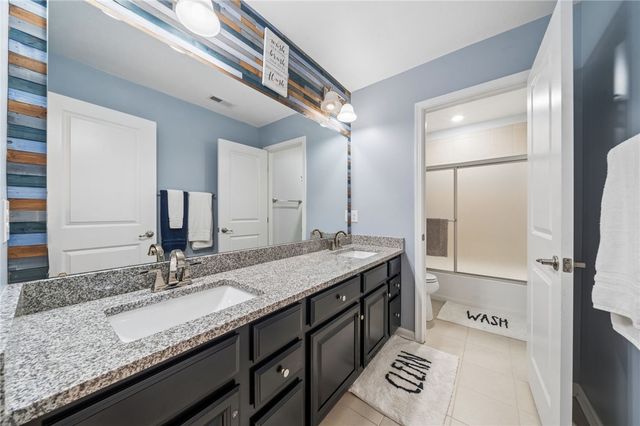 4018 Overview Dr, Cecil, PA 15317