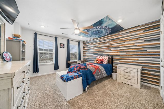 4018 Overview Dr, Cecil, PA 15317